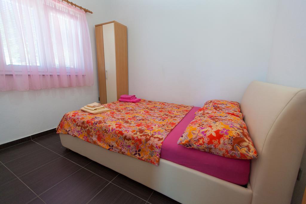 Apartments Loncar Jadranovo Zimmer foto
